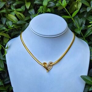 Avon Vlegant Gold Tone Heart Rehnistones Collar Necklace